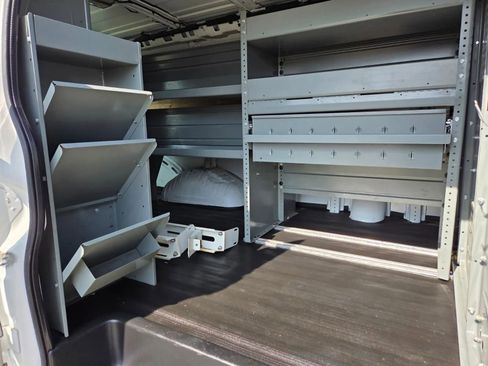 Used 2014 Chevrolet Express 2500 image 17