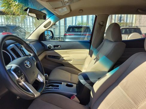 Used 2015 Toyota Tacoma PreRunner image 17