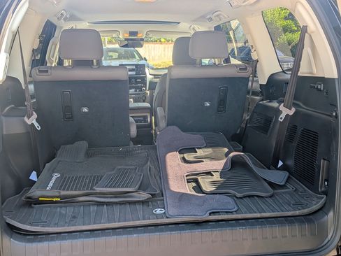 Used 2022 Lexus GX 460 Premium image 32