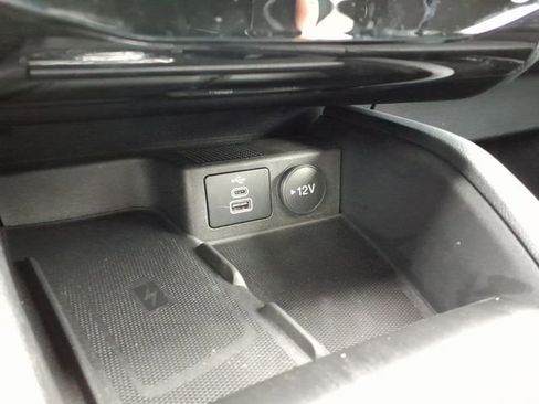 Certified 2024 Ford Escape Platinum w/ Premium Technology Package AWD/4WD image 22
