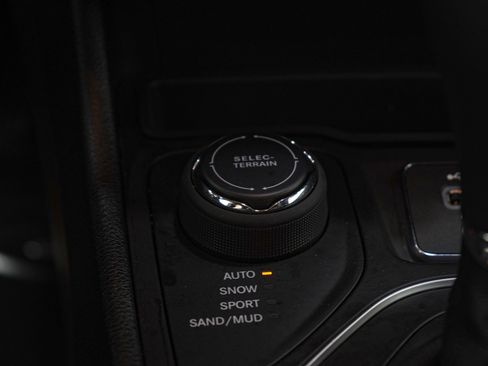 Used 2020 Jeep Cherokee High Altitude image 20