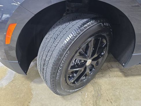 Used 2023 Chevrolet Equinox LT AWD/4WD image 35