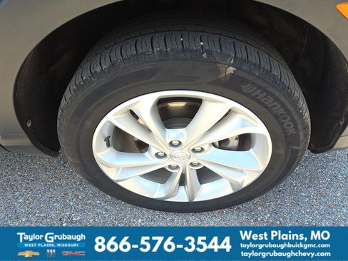 Used 2023 Buick Encore GX Preferred w/ Cold Weather Comfort Package AWD/4WD image 10