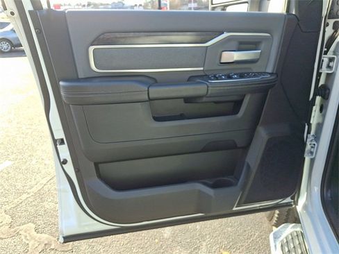 Used 2023 RAM 2500 Big Horn w/ Level 1 Equipment Group image 12