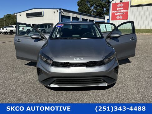 Used 2024 Kia Forte LXS w/ LXS Technology Package image 30