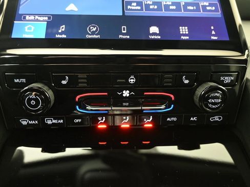 Used 2025 Jeep Grand Cherokee L Limited w/ Black Appearance Package image 31