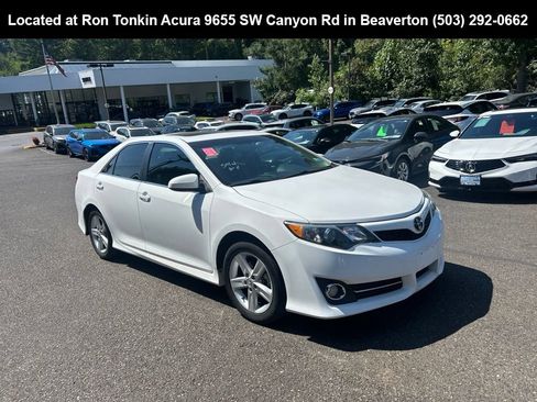 Used 2013 Toyota Camry SE FWD image 1