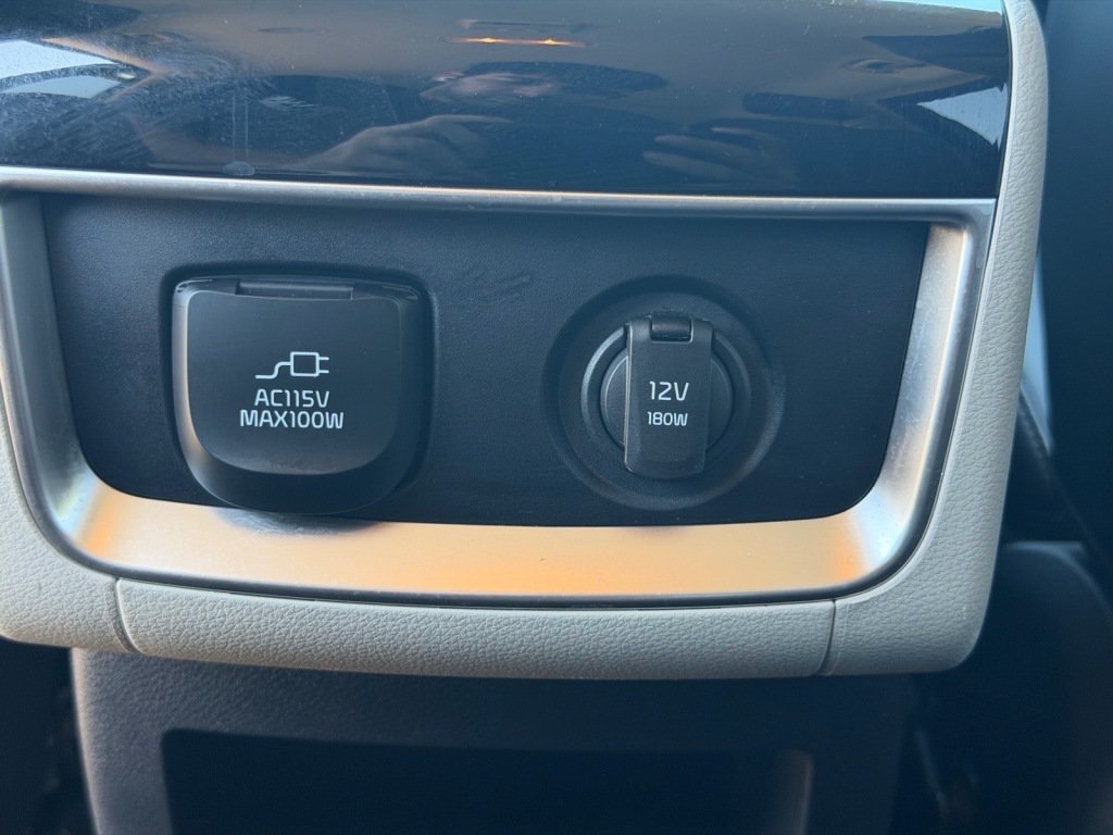 Used 2024 Kia Carnival SX FWD image 8