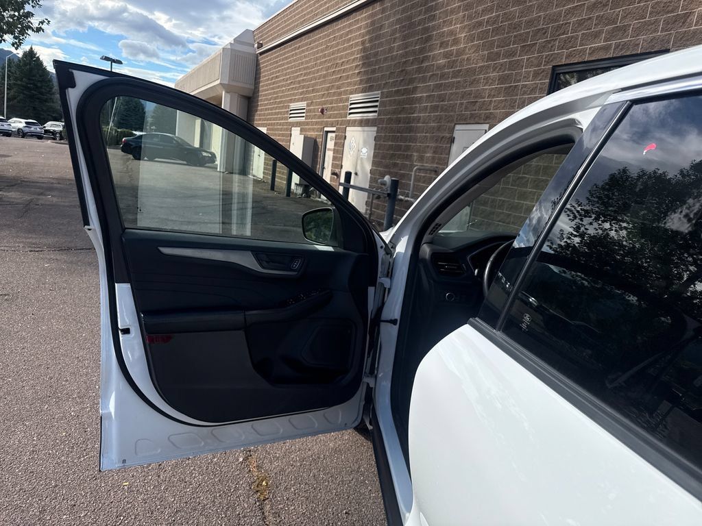 Used 2023 Ford Escape Active AWD/4WD image 10