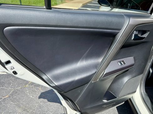 Used 2018 Toyota RAV4 XLE FWD image 20