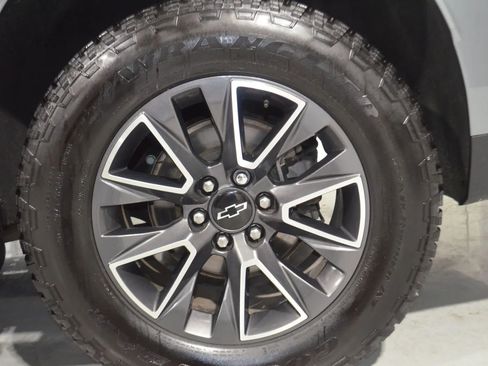 Used 2022 Chevrolet Tahoe Z71 w/ Luxury Package image 14