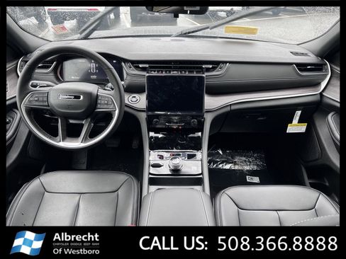 New 2025 Jeep Grand Cherokee Limited w/ Trailer Tow Package image 18