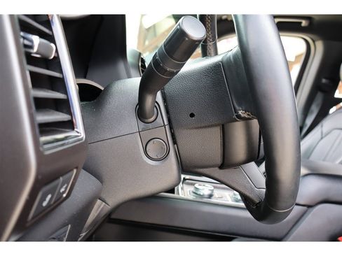Used 2018 Ford Expedition Limited w/ Equipment Group 301A AWD/4WD image 23