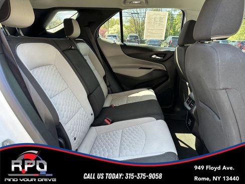 Used 2019 Chevrolet Equinox LS AWD/4WD image 29