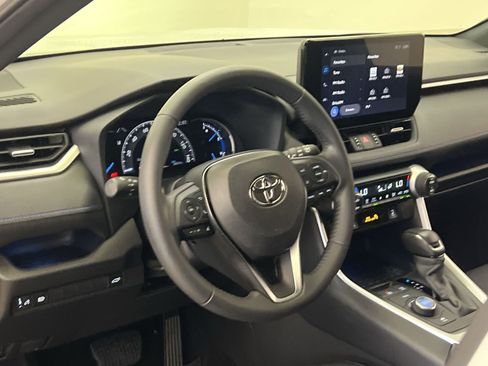 Used 2023 Toyota RAV4 XSE AWD/4WD image 15