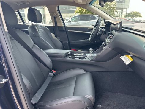 Used 2026 Genesis G70 2.5T RWD image 36