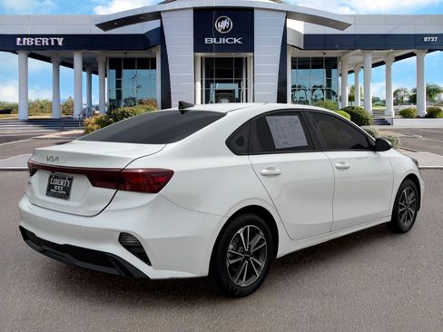 Used 2023 Kia Forte LXS w/ LXS Technology Package FWD image 2
