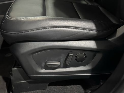 Used 2023 Ford Explorer XLT w/ Equipment Group 202A image 27