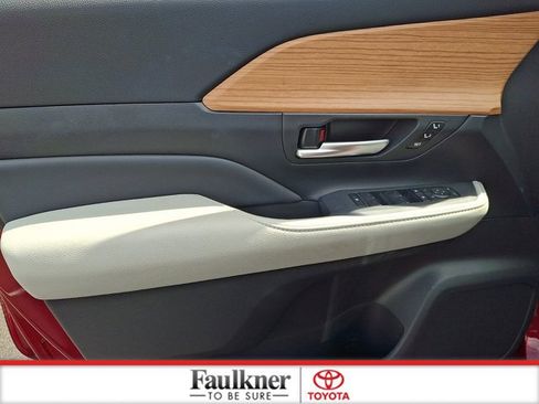 Certified 2025 Toyota Grand Highlander AWD image 13