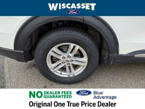 Certified 2022 Ford Explorer XLT w/ Equipment Group 202A image 28