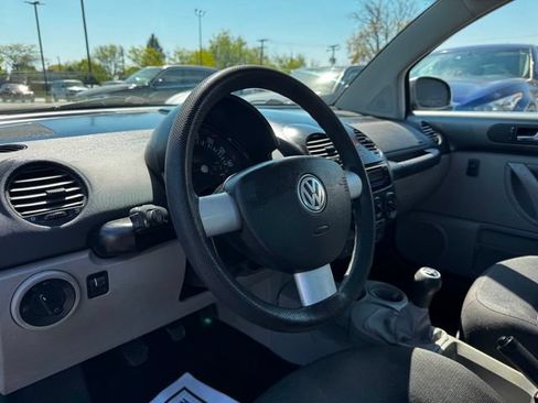 Used 2004 Volkswagen Beetle GLS FWD image 9