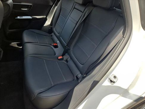 Used 2026 Mercedes-Benz GLC 300 image 17