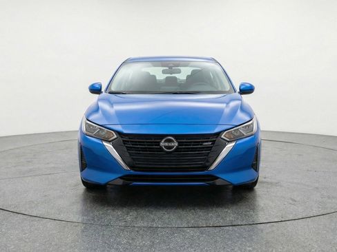 Used 2025 Nissan Sentra SV image 2