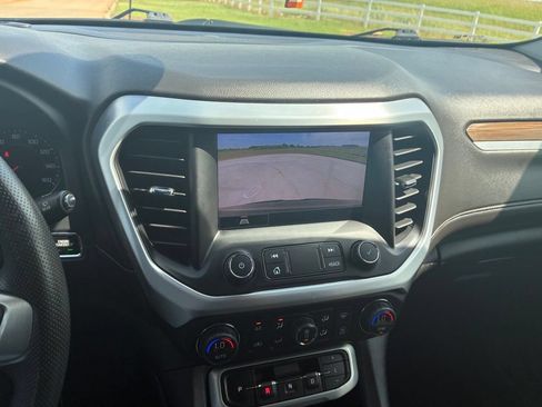 Used 2022 GMC Acadia SLE w/ Driver Convenience Package FWD image 9
