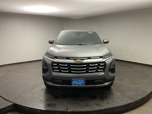 New 2026 Chevrolet Equinox LT w/ Convenience Package II FWD image 2