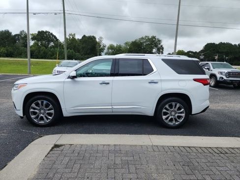 Used 2019 Chevrolet Traverse Premier w/ Driver Confidence II Package image 2