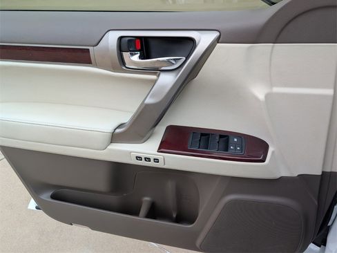 Used 2014 Lexus GX 460 image 14