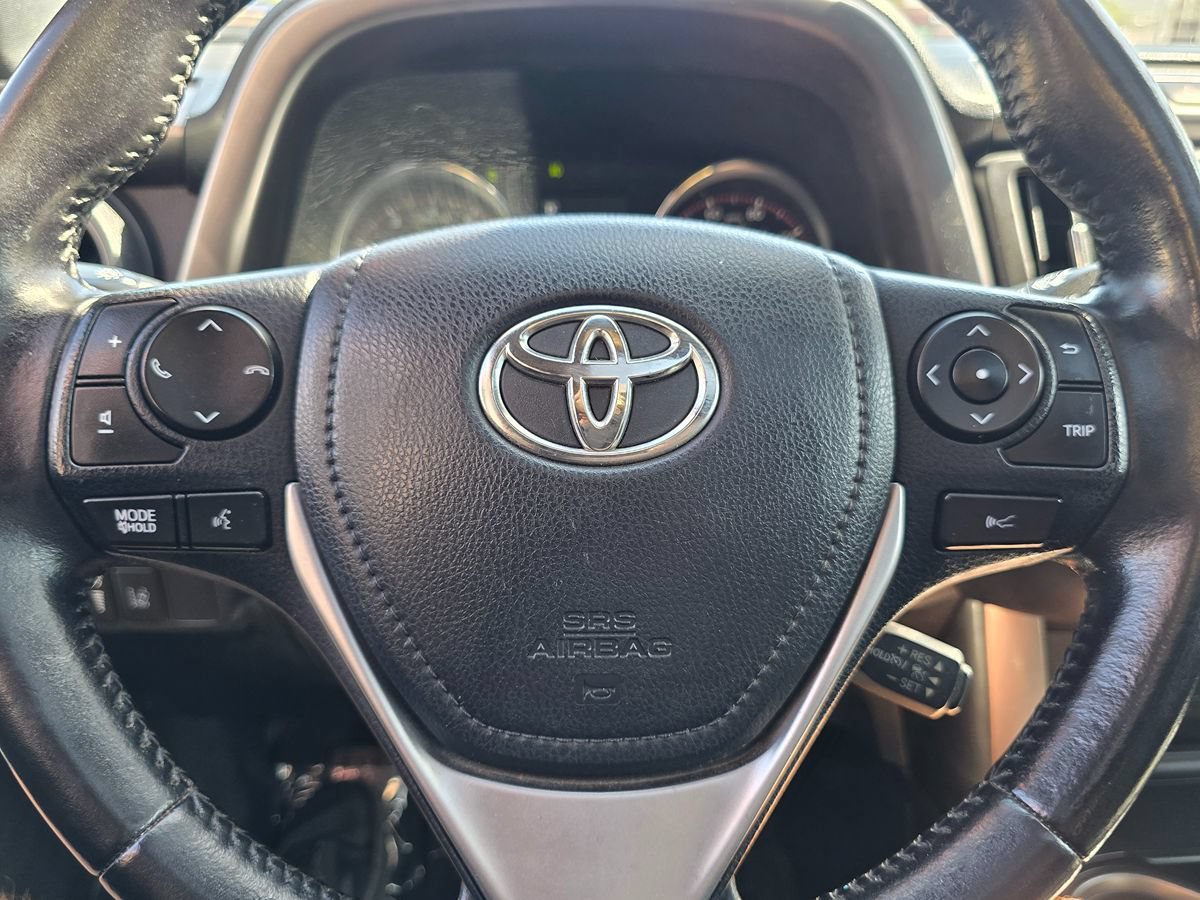 Used 2017 Toyota RAV4 SE FWD image 33
