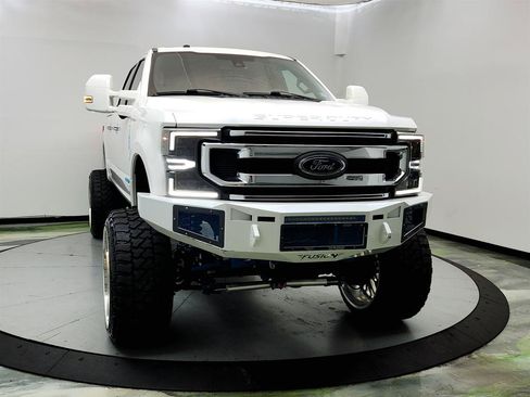 Used 2017 Ford F250 Platinum w/ Platinum Ultimate Package AWD/4WD image 2
