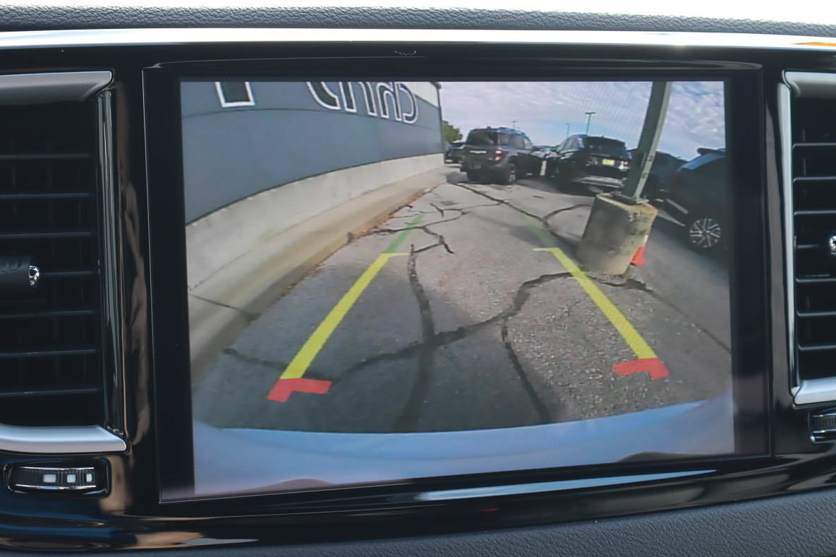 Used 2026 Chrysler Pacifica Select FWD image 12
