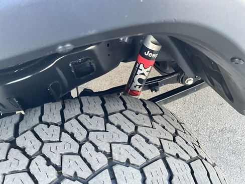 Used 2020 Jeep Gladiator Rubicon image 12