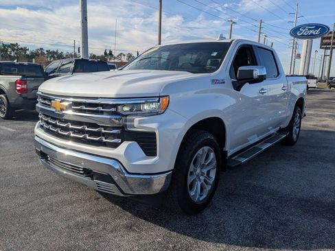 Used 2025 Chevrolet Silverado 1500 LTZ w/ Technology Package image 9