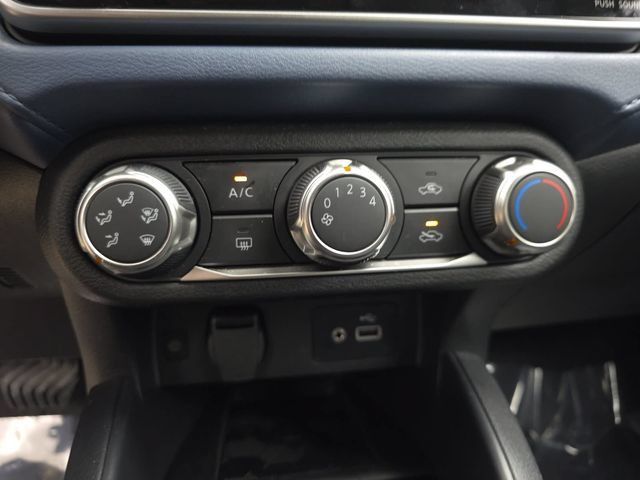 Used 2025 Nissan Versa SV w/ Trunk Package FWD image 24