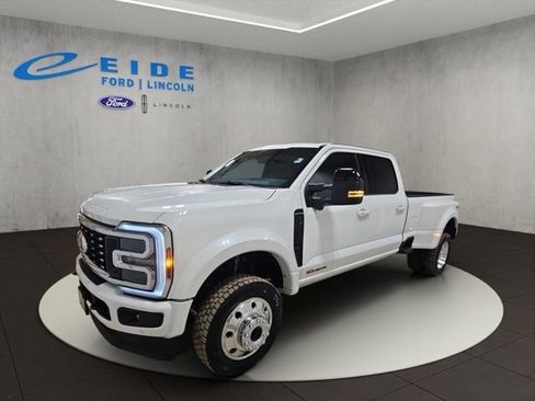 Used 2025 Ford F450 Platinum w/ FX4 Off-Road Package image 7