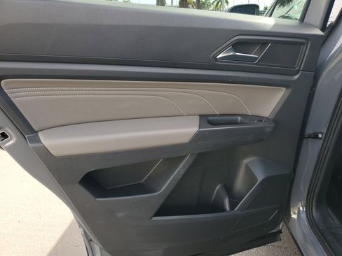 Used 2023 Volkswagen Atlas Cross Sport SEL image 10