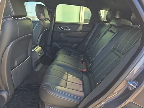 Used 2023 Land Rover Range Rover Velar R-Dynamic S image 7