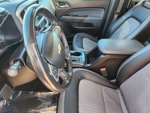 Used 2018 Chevrolet Colorado Z71 image 3