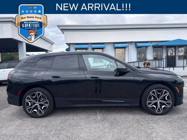 Used 2024 BMW iX xDrive50 AWD/4WD image 1