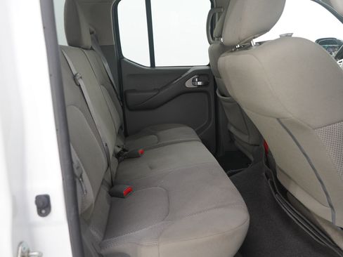 Used 2019 Nissan Frontier SV image 15