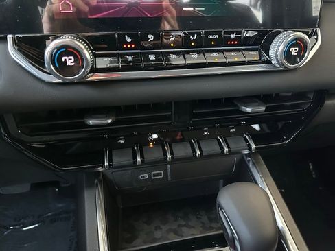 New 2026 GMC Canyon Elevation w/ Convenience Package image 24