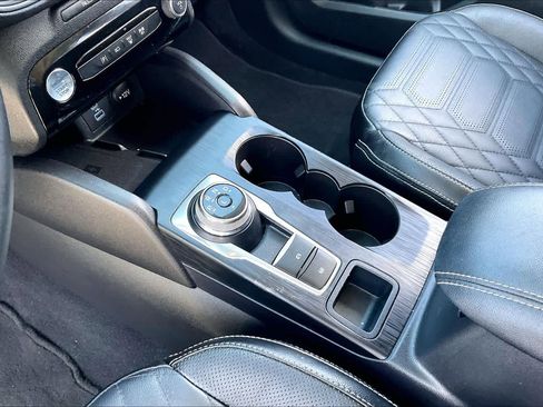 Used 2023 Ford Escape Platinum w/ Premium Technology Package image 17