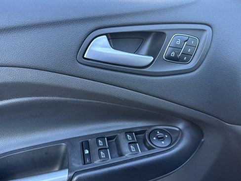 Used 2019 Ford Escape Titanium w/ U9j03 - Titanium Tow Package image 8