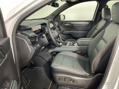 Used 2025 GMC Acadia AT4 image 18