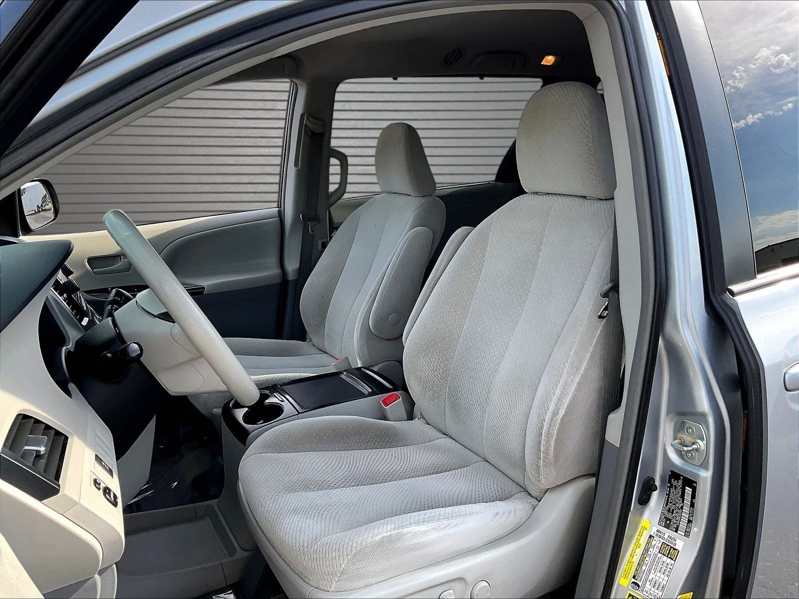 Used 2013 Toyota Sienna LE FWD image 19