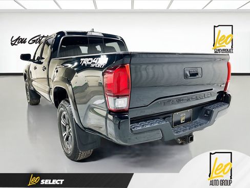 Used 2018 Toyota Tacoma TRD Off-Road image 7