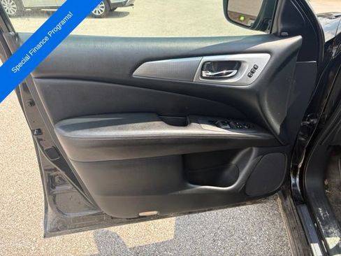 Used 2019 Nissan Pathfinder SL AWD/4WD image 10